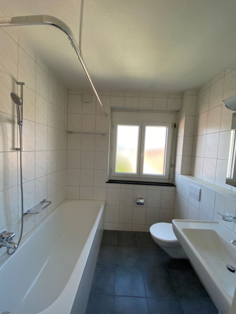 Helle 5.5 Zimmerwohnung in gepflegter Liegenschaft - 5