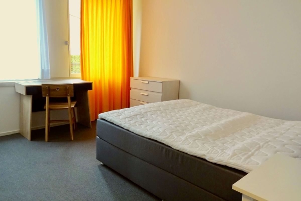 Furnished room in modernised apartment in a top location - 0