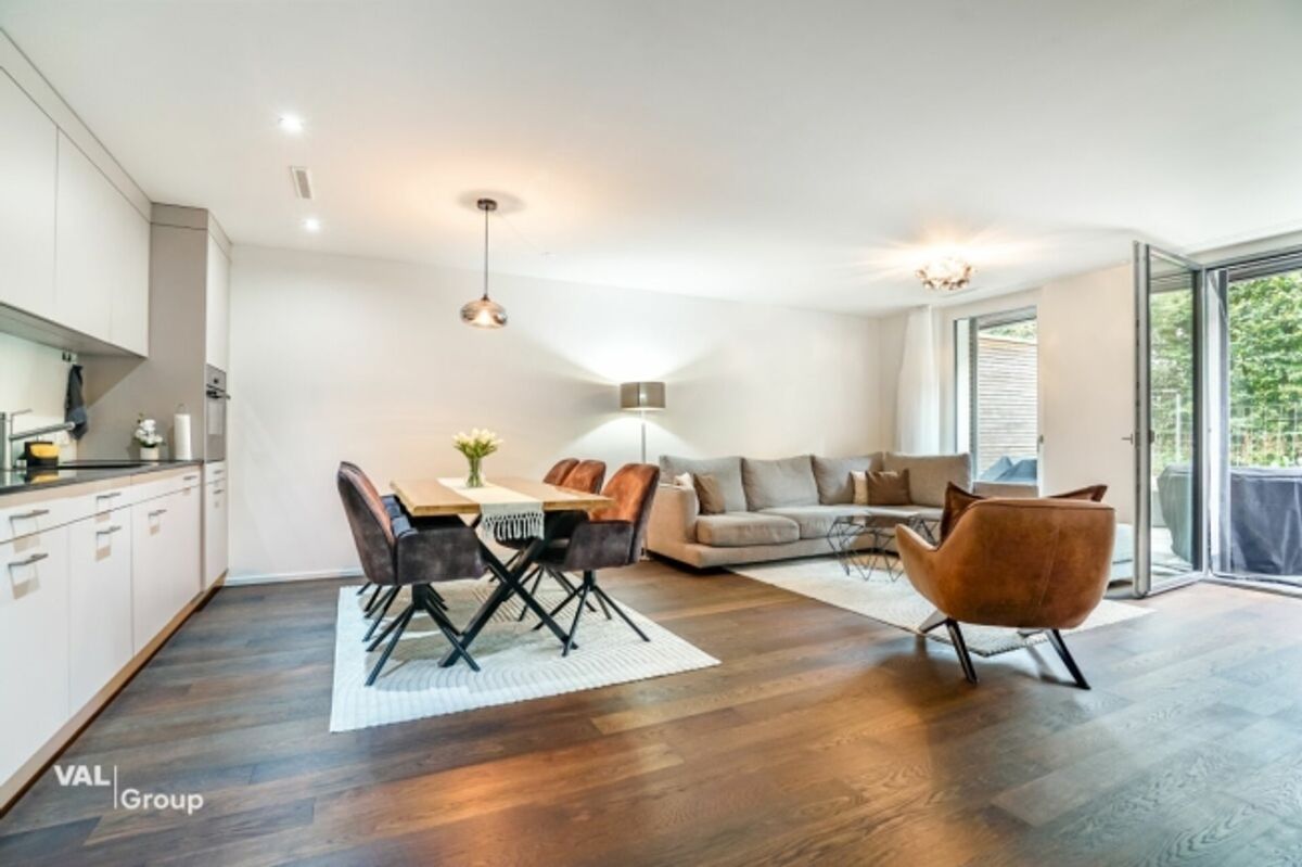 Attraktive 2.5-Zimmer-Wohnung mit grosser Terrasse an zentraler Lage in Bülach - 0