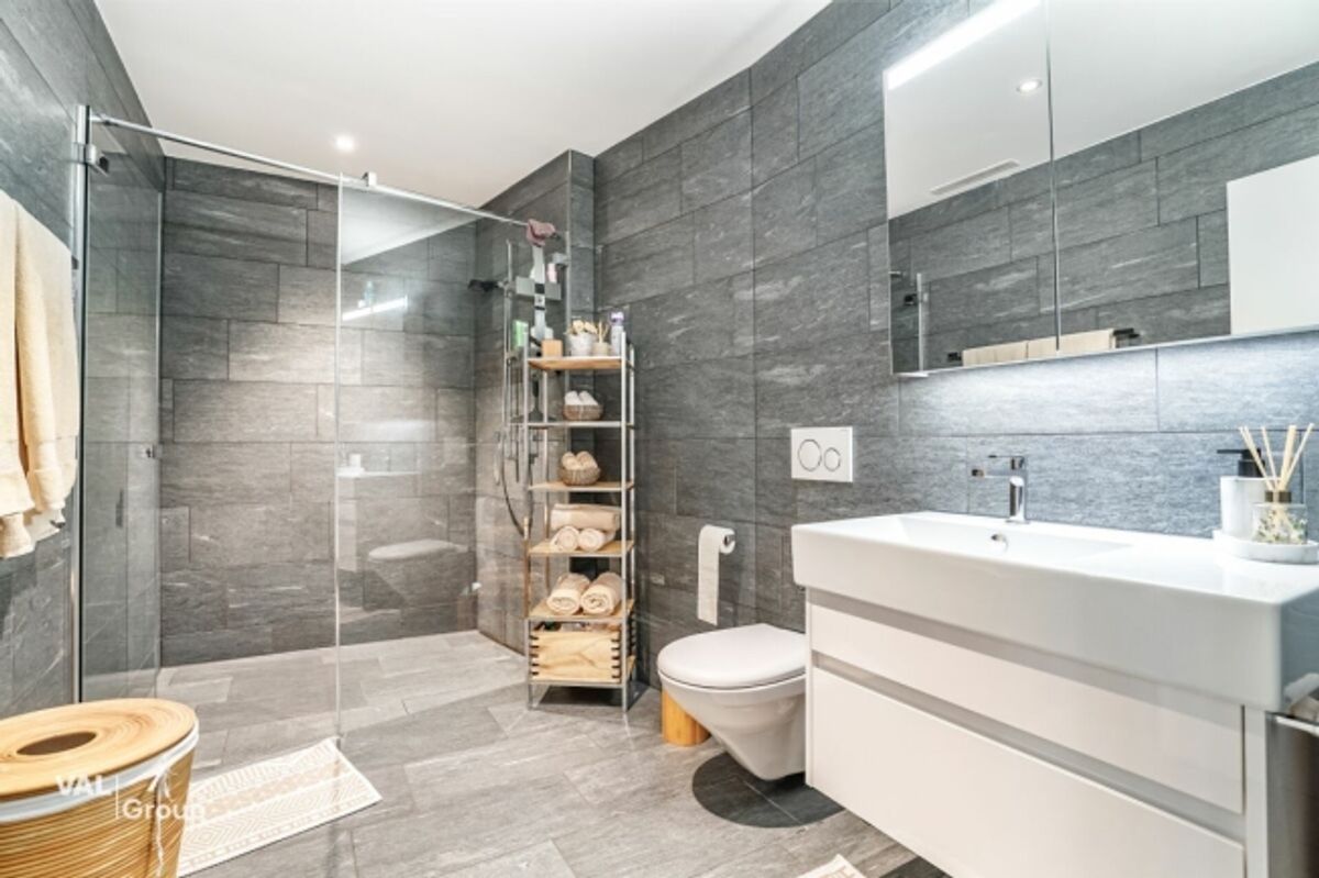 Attraktive 2.5-Zimmer-Wohnung mit grosser Terrasse an zentraler Lage in Bülach - 3