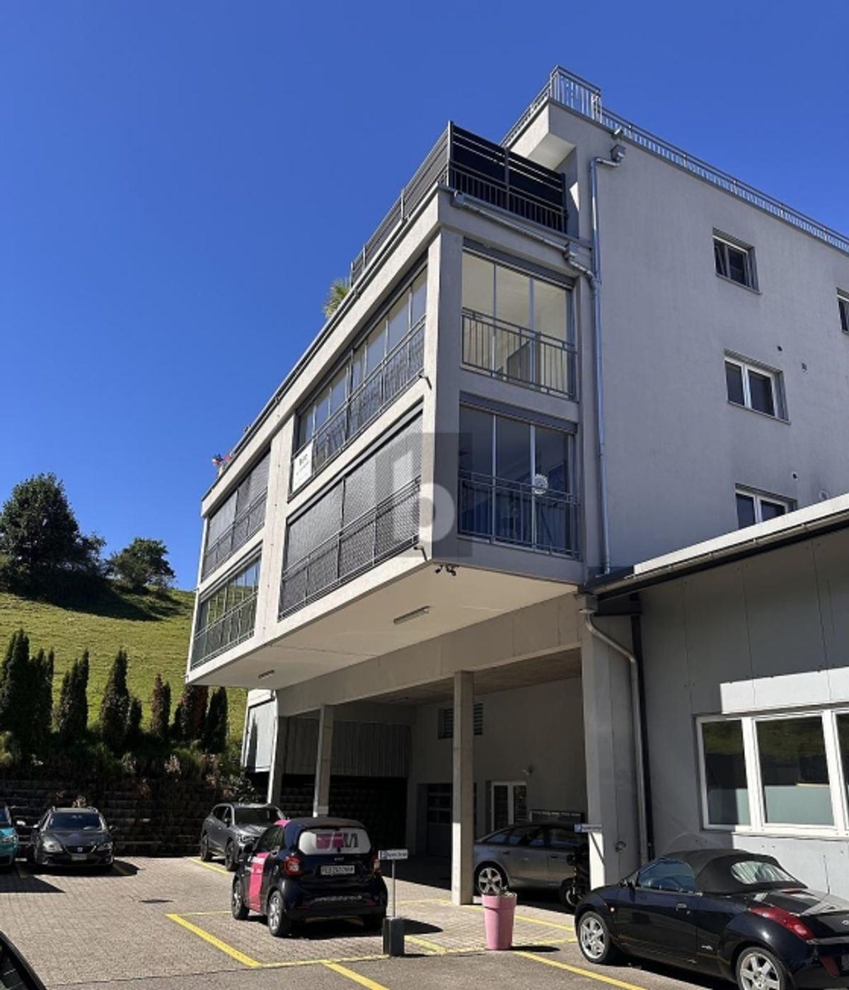 REPRÄSENTATIV AN RUHIGER LAGE - 0