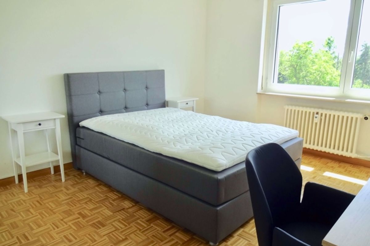 Furnished room in modernised apartment in a top location - 1
