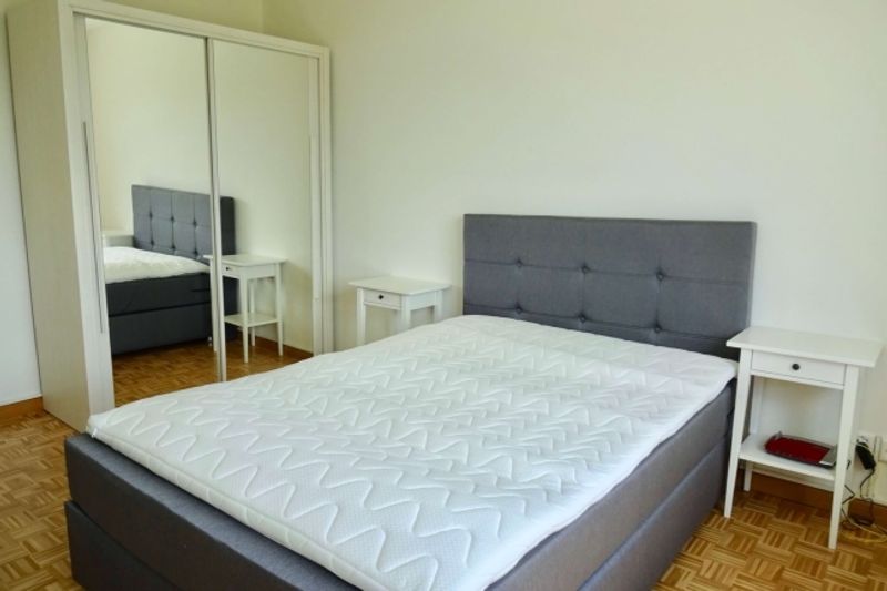 Furnished room in modernised apartment in a top location - 3