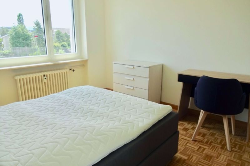 Furnished room in modernised apartment in a top location - 4