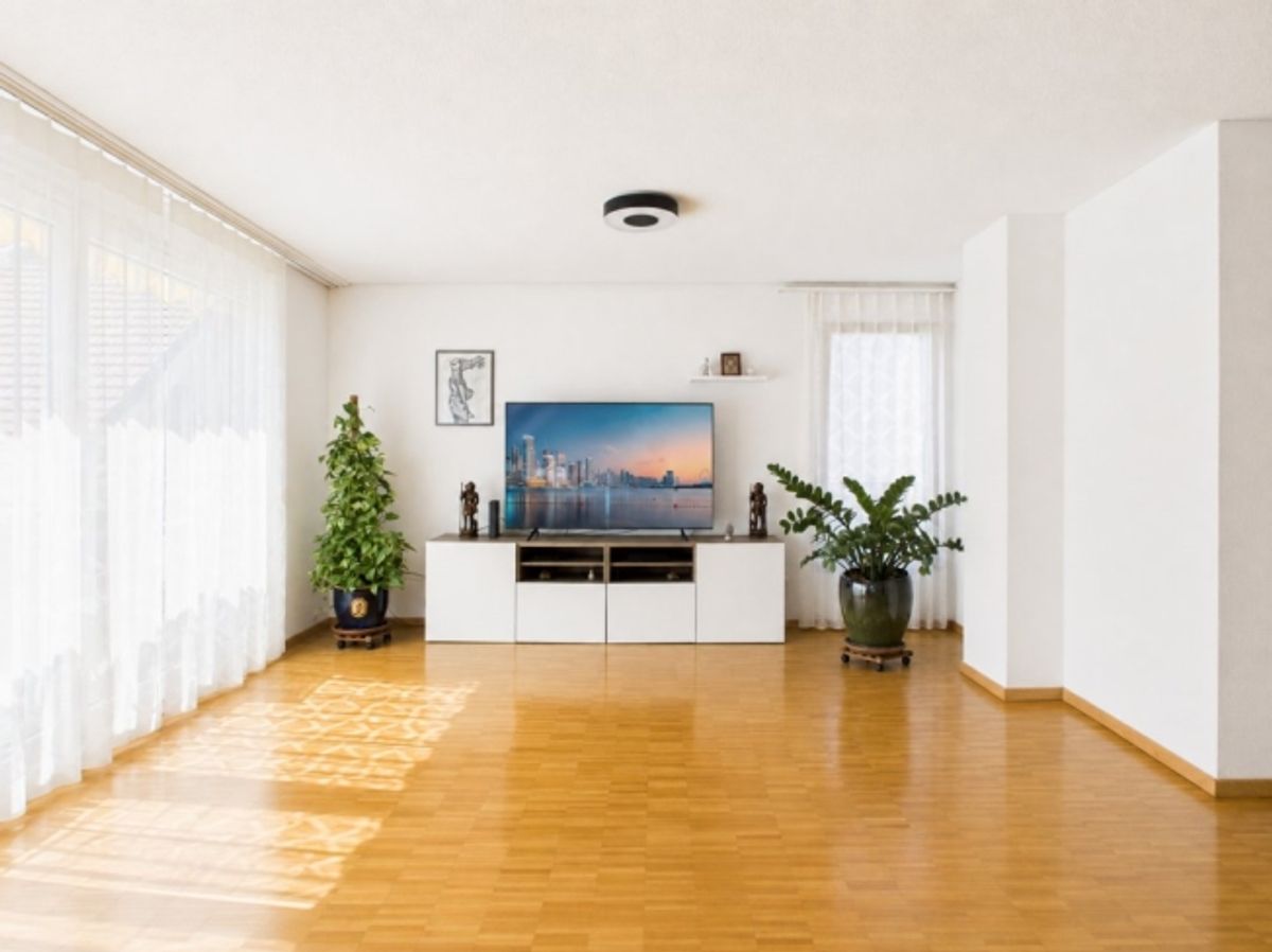 VIEL PLATZ UND HELLE ZIMMER AN ZENTRALER LAGE - 1