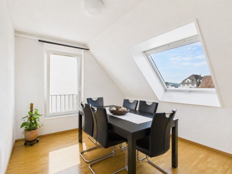 VIEL PLATZ UND HELLE ZIMMER AN ZENTRALER LAGE - 4