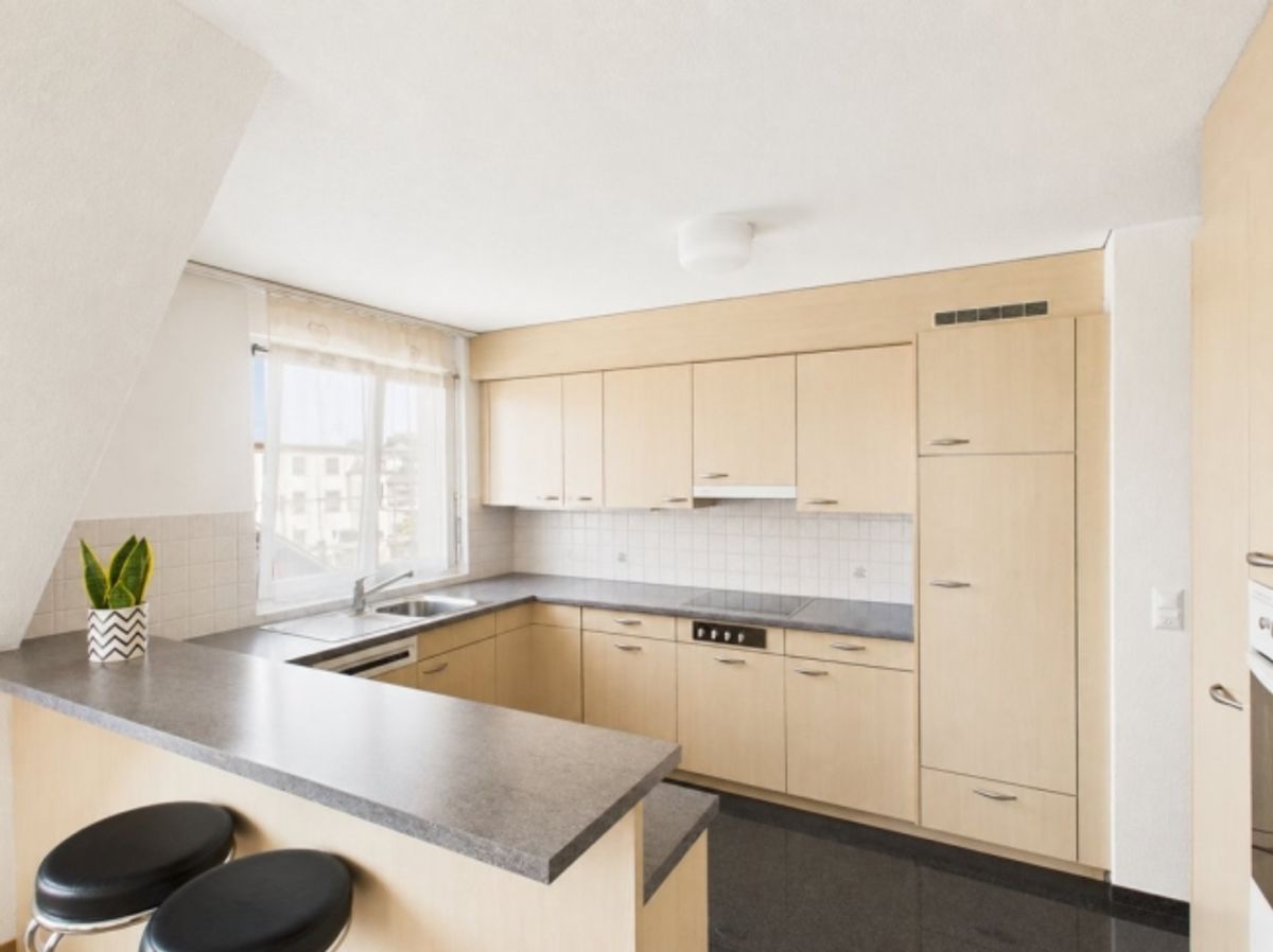 VIEL PLATZ UND HELLE ZIMMER AN ZENTRALER LAGE - 4