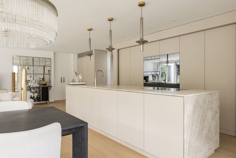 EXKLUSIVE ATTIKAWOHNUNG MIT LUXURIÖSEM AUSBAU - 5