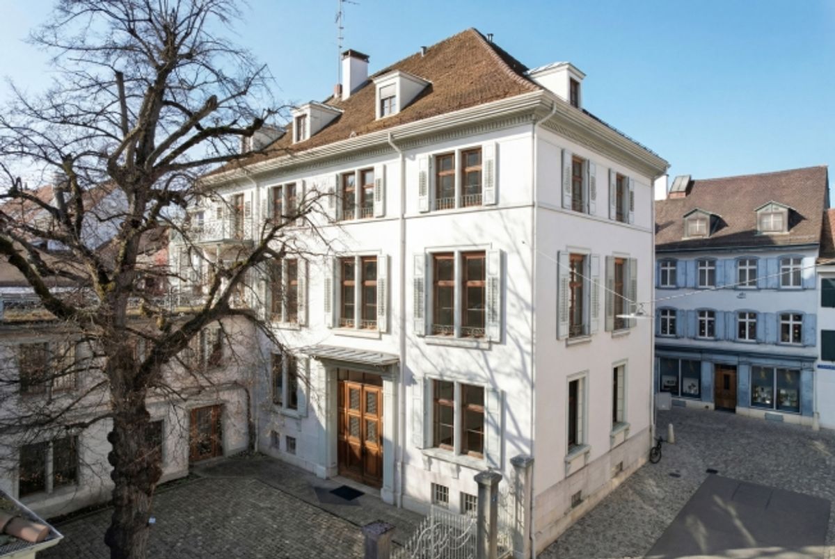 CHARAKTERISTISCHE STADTVILLA AN BESTLAGE - BEFRISTETES MIETVERHÄLTNIS - 1