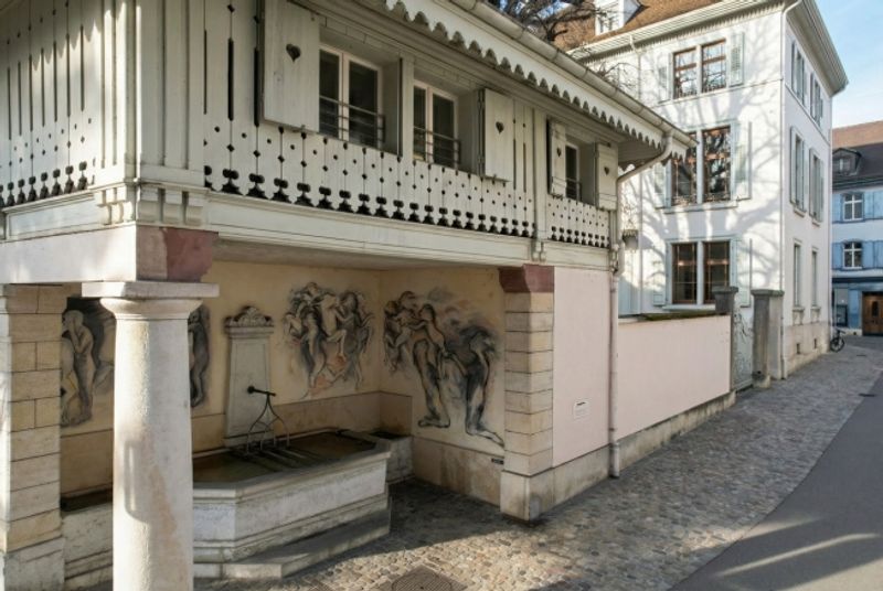 CHARAKTERISTISCHE STADTVILLA AN BESTLAGE - BEFRISTETES MIETVERHÄLTNIS - 6