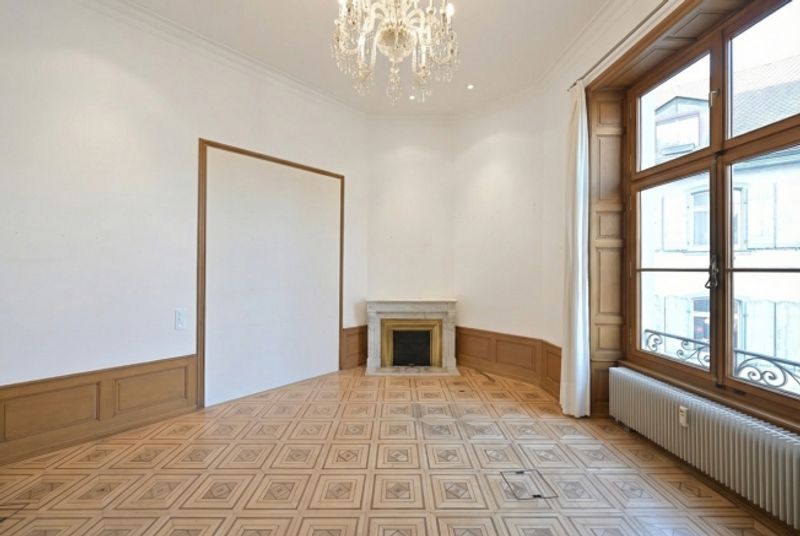 CHARAKTERISTISCHE STADTVILLA AN BESTLAGE - BEFRISTETES MIETVERHÄLTNIS - 9