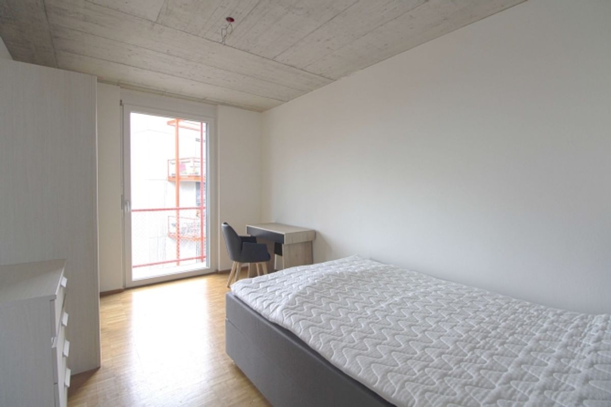Furnished room in modernised apartment in a top location - 0