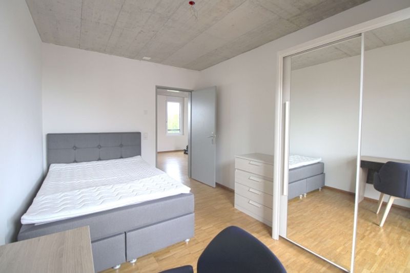 Furnished room in modernised apartment in a top location - 3