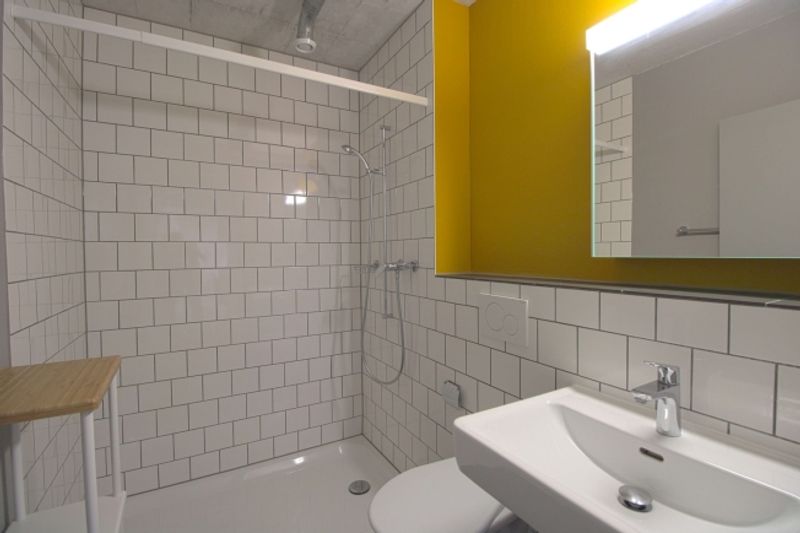 Furnished room in modernised apartment in a top location - 4