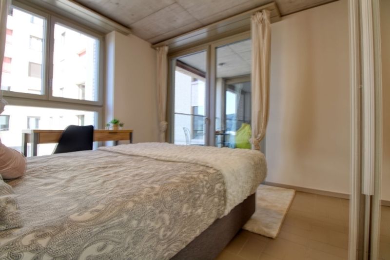 Furnished room in modernised apartment in a top location - 8