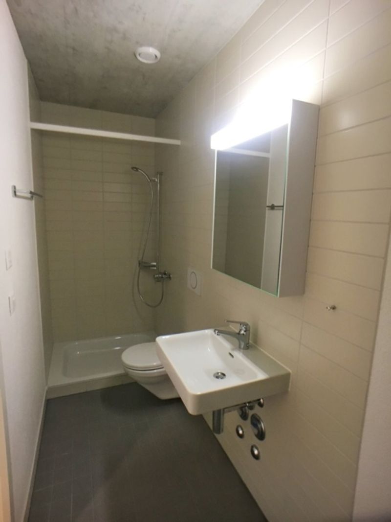 Helles Studio direkt am Bahnhof Bümpliz Nord - 5