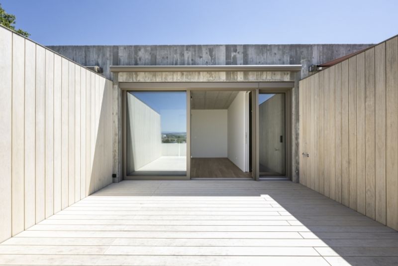 ZEITLOSE ARCHITEKTUR UND EIN WOHNKONZEPT DER EXTRAKLASSE - 12
