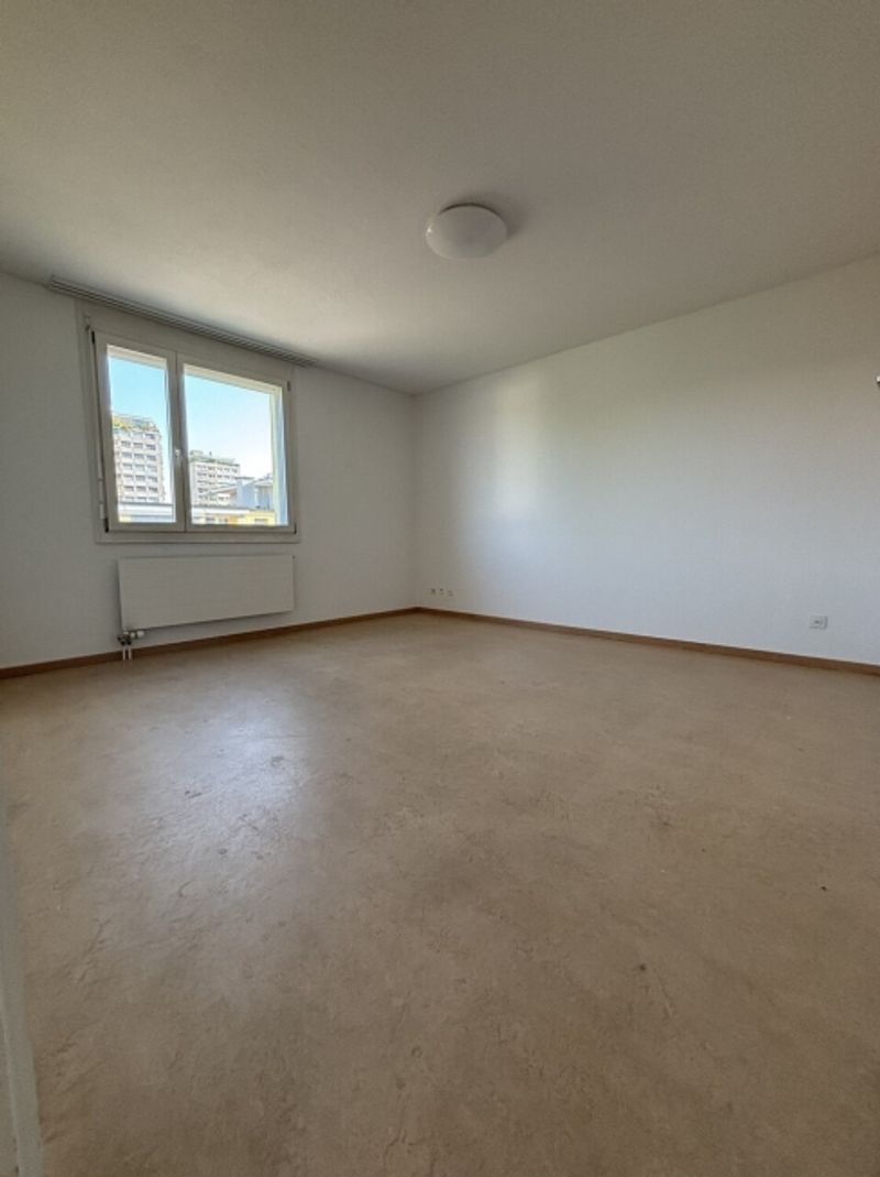 Grosszügige 4.5-Zimmer-Wohnung mit Balkon und Bergblick in Thun - 6