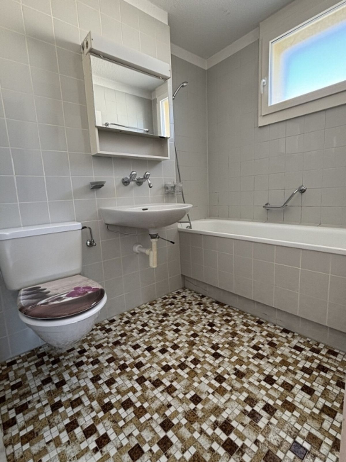 Grosszügige 4.5-Zimmer-Wohnung mit Balkon und Bergblick in Thun - 10