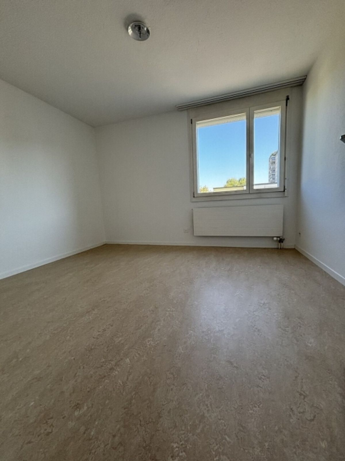 Grosszügige 4.5-Zimmer-Wohnung mit Balkon und Bergblick in Thun - 7