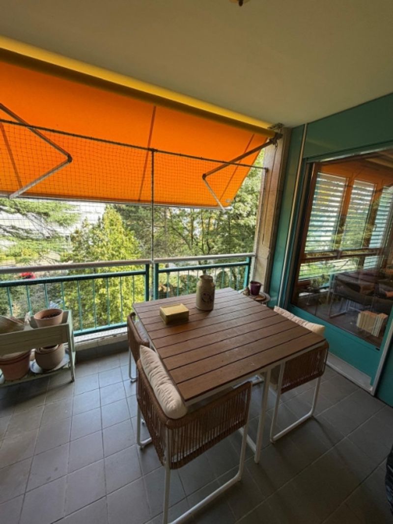 4-Zimmer-Wohnung im 3. Stock befindet sich in Petit-Lancy 1213 mit Parkplatz - 4