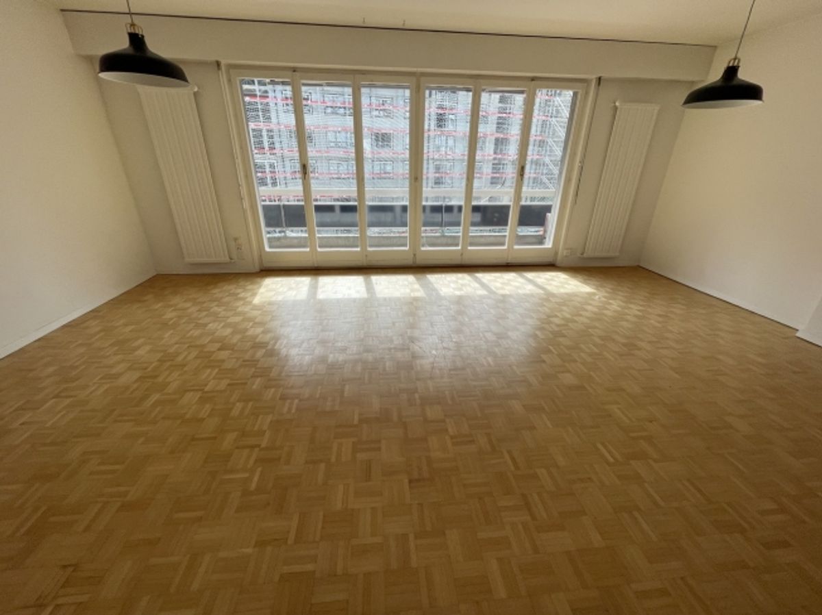3.5-Zimmer-Wohnung mit Balkon mitten im Zentrum von Freiburg - 0
