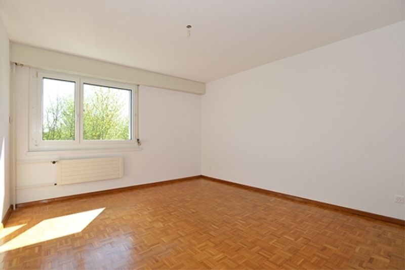Grosszügige Wohnung mit Gartensitzplatz - 8