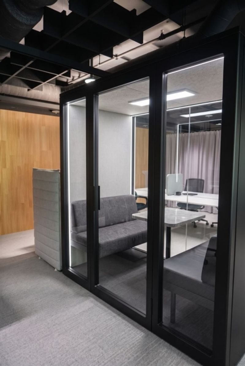 Office for 8 Workspaces, all-inclusive - The Circle, Zurich Airport | Ufficio di 8 sedute, tutto incluso - The Circle, aeroporto di Zurigo | Büro für 8 Arbeitsplätze, alles inklusive - The Circle am F - 5
