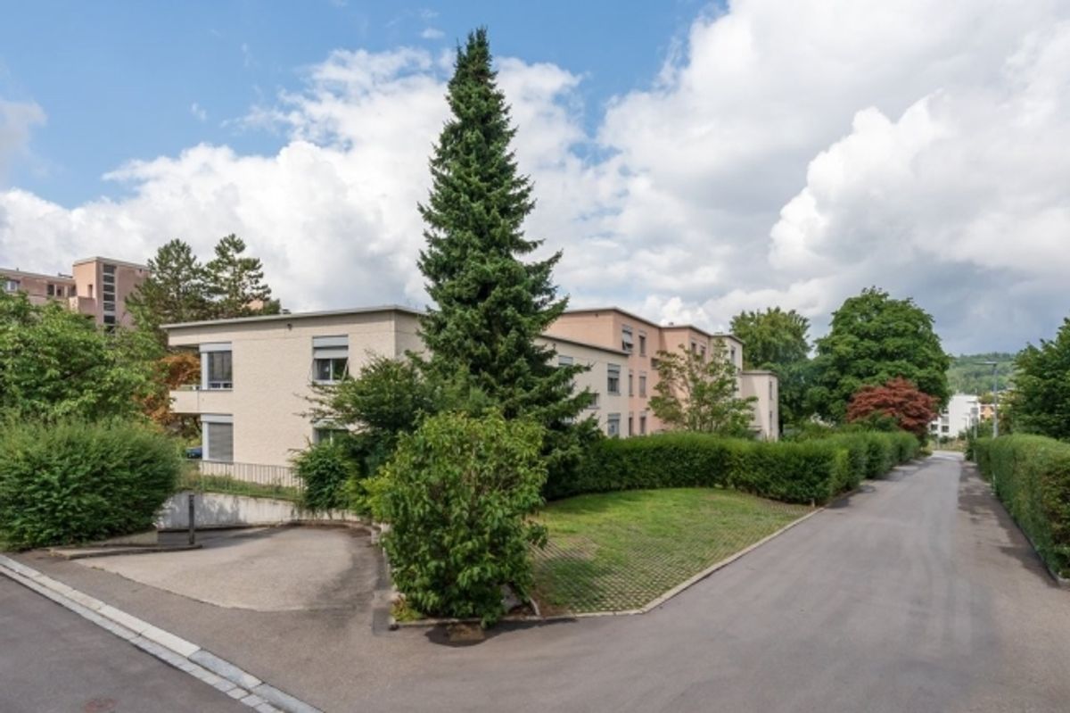 Einstellplatz in Tiefgarage Zürich-Höngg!!! - 0