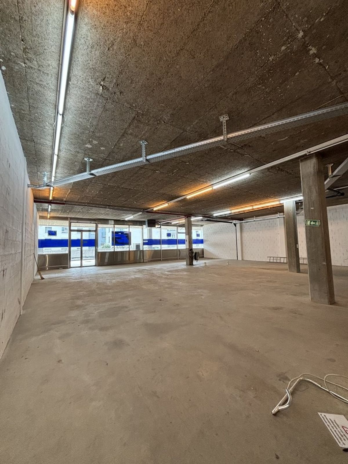 Dépôt spacieux de 620m2 idéalement situé à Clarens ! - 1