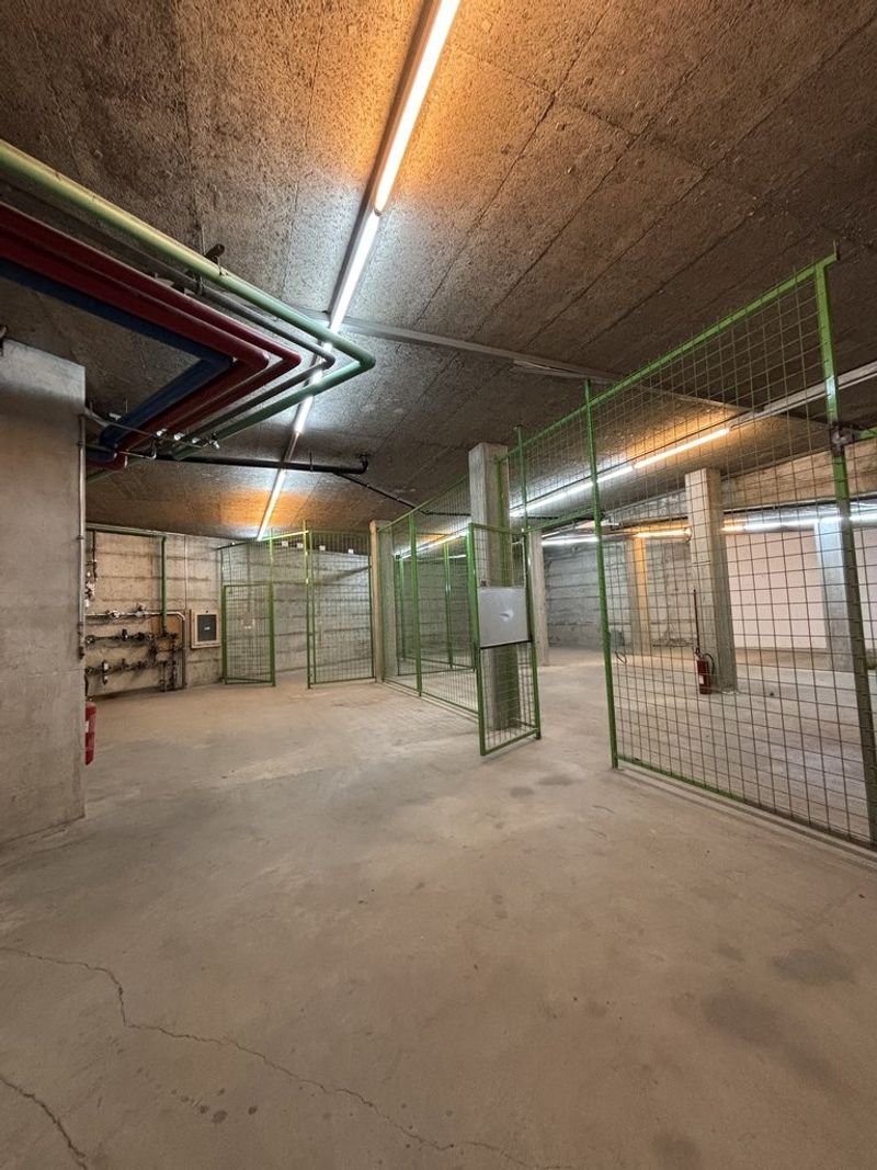 Dépôt spacieux de 620m2 idéalement situé à Clarens ! - 4