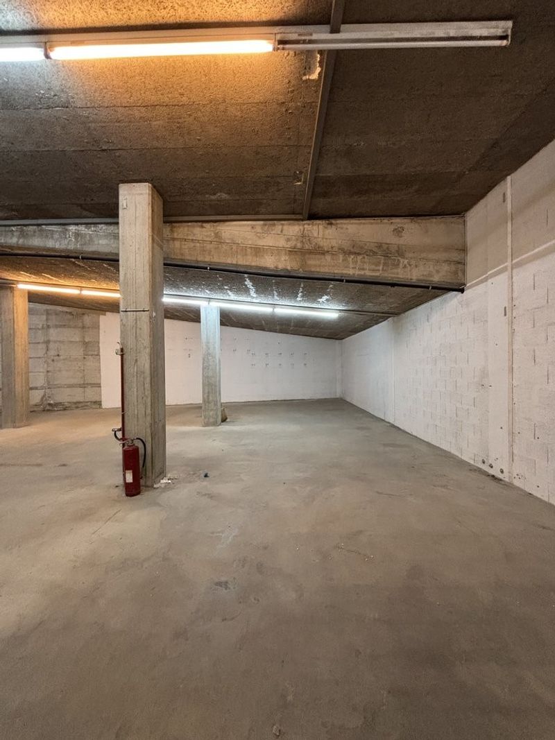 Dépôt spacieux de 620m2 idéalement situé à Clarens ! - 5
