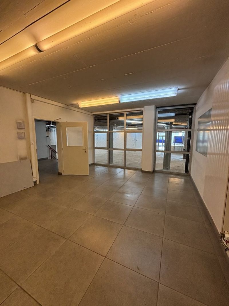 Dépôt spacieux de 620m2 idéalement situé à Clarens ! - 9
