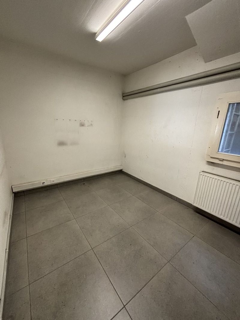 Dépôt spacieux de 620m2 idéalement situé à Clarens ! - 11