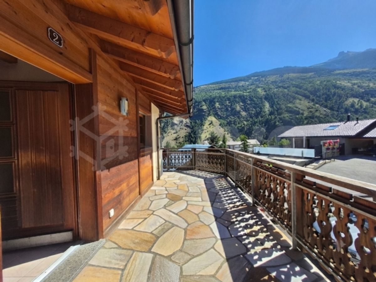 EUSEIGNE – SCHÖNES 3.5-ZIMMER-CHALET - 1