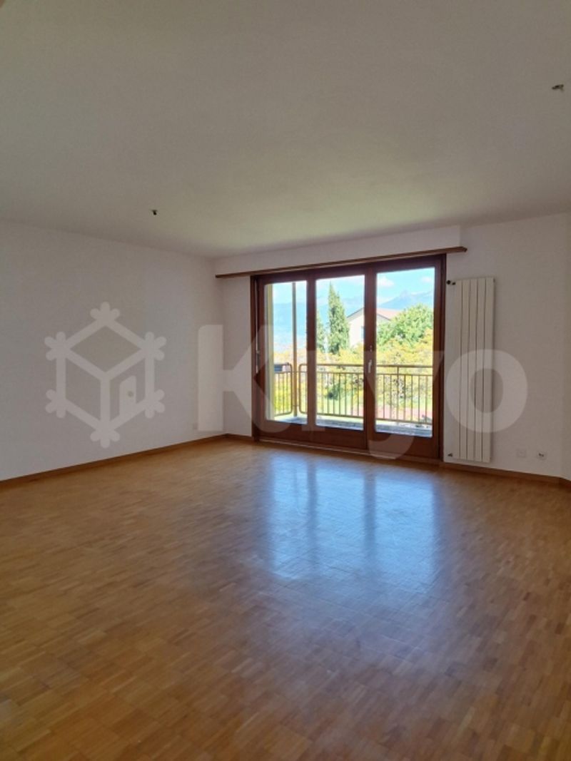 Zu vermieten – 4,5-Zimmer-Wohnung im 1. Stock - 4