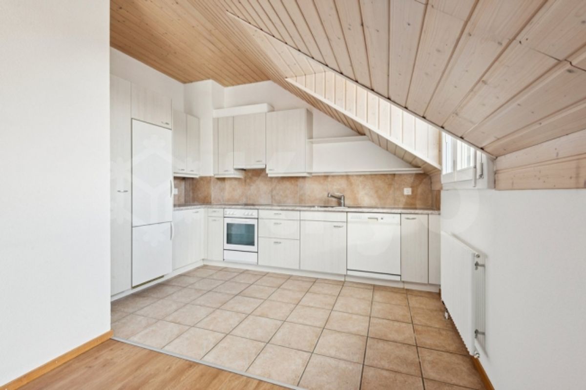 Geräumige Wohnung mit Blick über zwei Etagen - 2