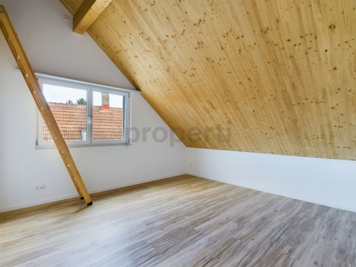 Exklusive 6.5-Zimmer-Dachwohnung mit Dachterrasse in Neftenbach - 4