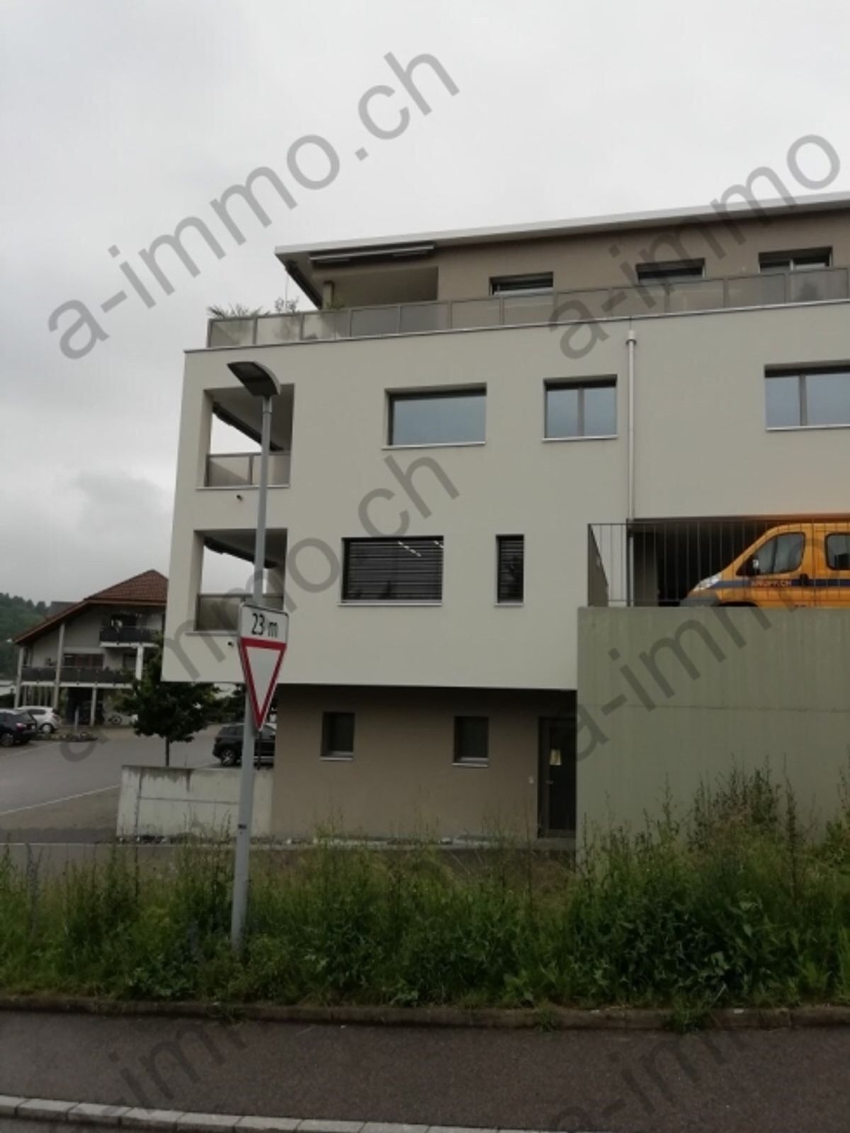 Tiefgaragenparkplatz am Dorfplatz 1 in Grossdietwil zu vermieten - 1