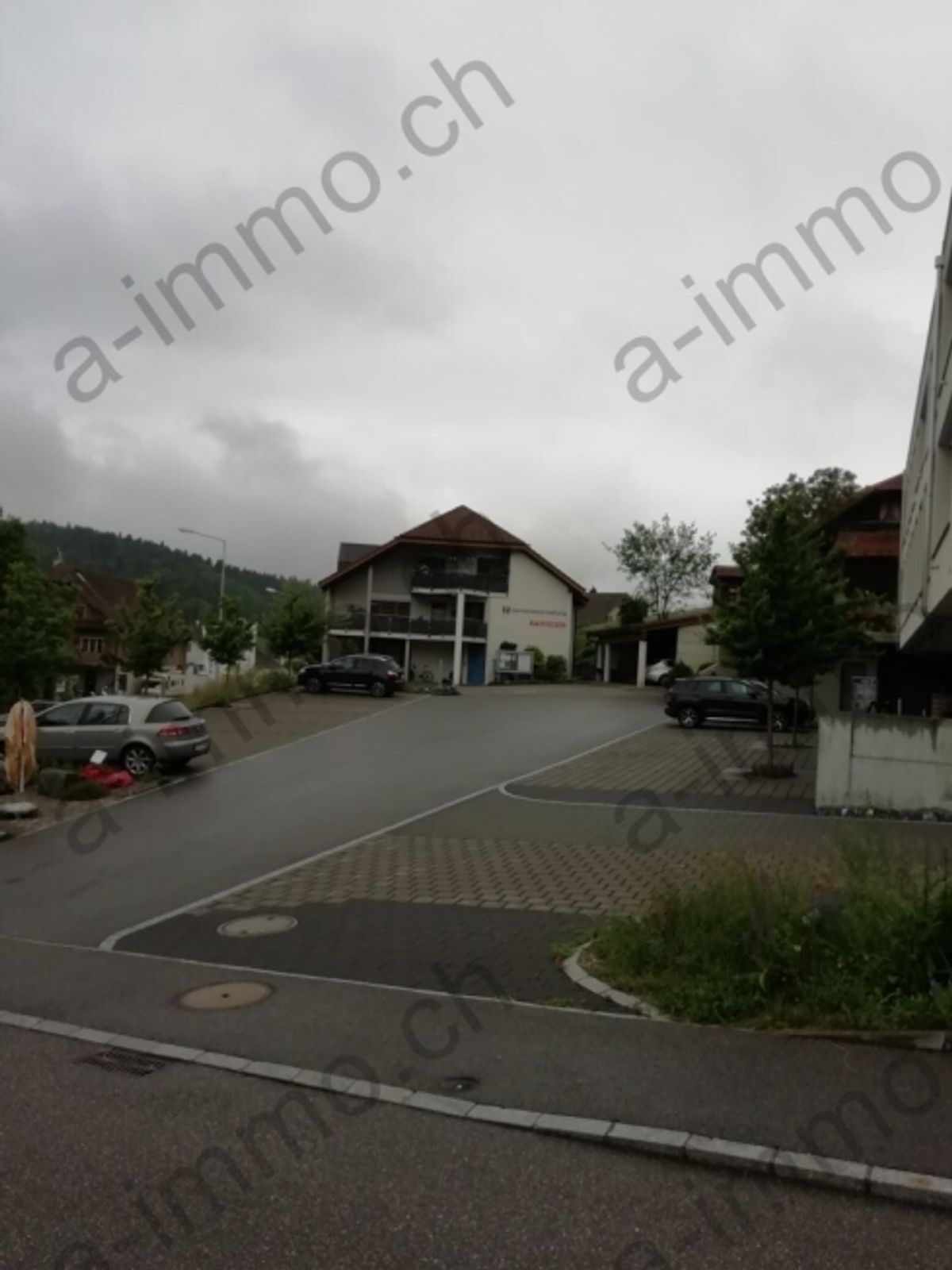 Tiefgaragenparkplatz am Dorfplatz 1 in Grossdietwil zu vermieten - 3