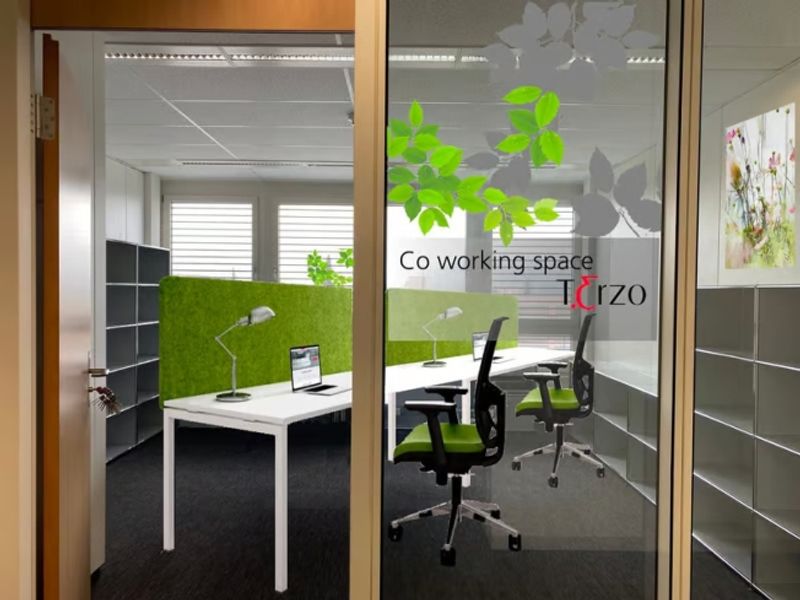 Coworking Space mit 4 vollausgestatteten Arbeitsplätzen - 1