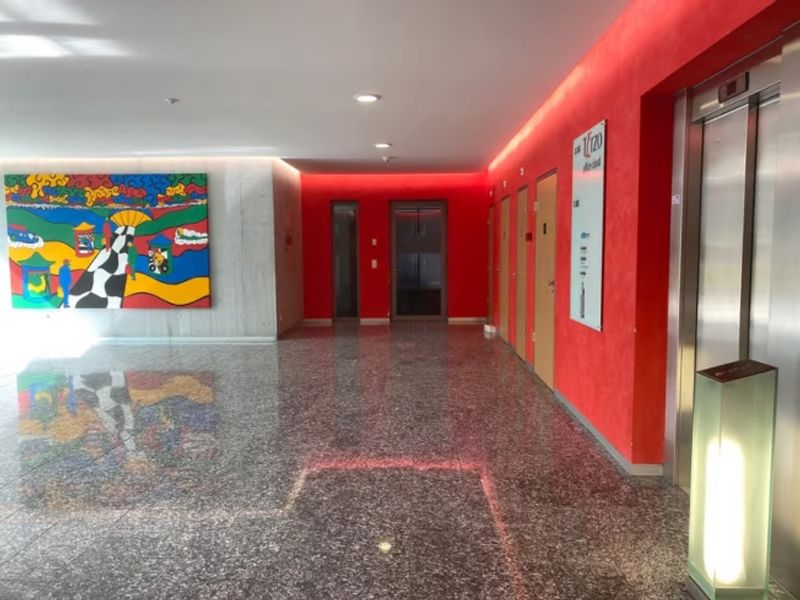 Coworking Space mit 4 vollausgestatteten Arbeitsplätzen - 2