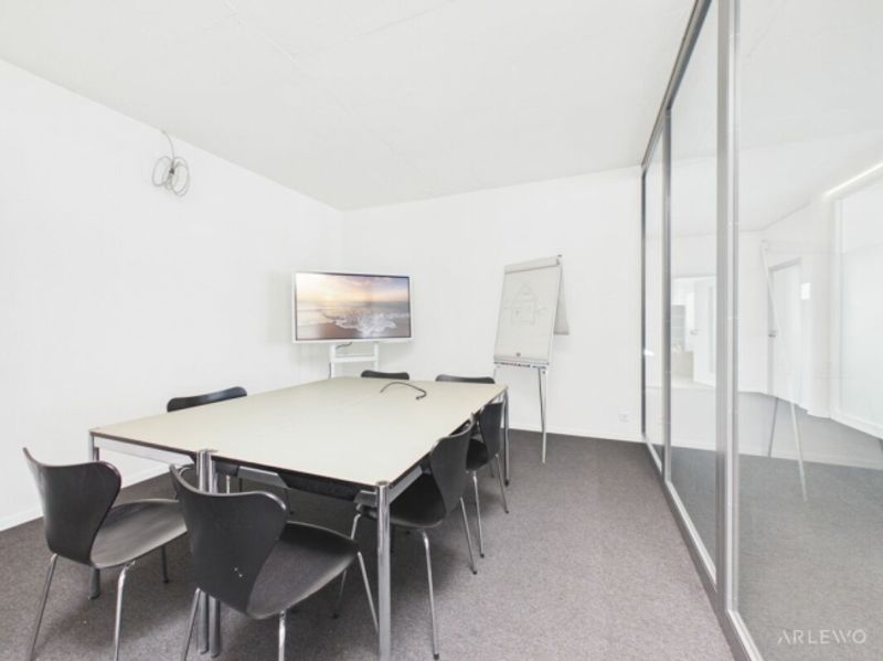 Ausgebaute Kleinfläche für Büro, Praxis oder stilles Gewerbe - 8