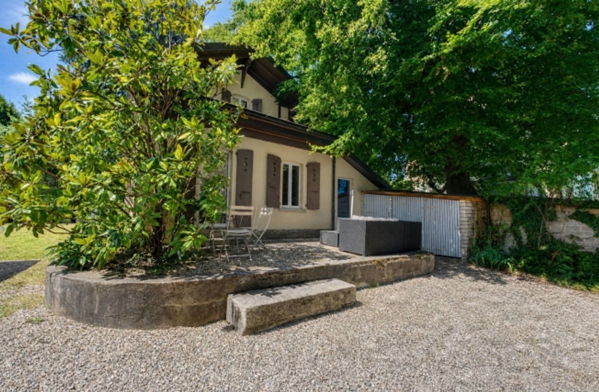 Charmantes freistehendes Haus mit vier Zimmern und Werkstatt - 1