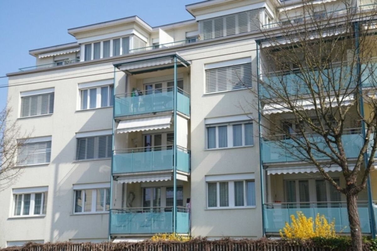 Tiefgaragenplätze in gepflegter Garage (Winterthur-Seen) - 0