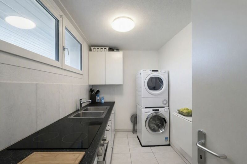 RENOVIERTE 2½-ZIMMER-WOHNUNG MIT WEITBLICK - 4