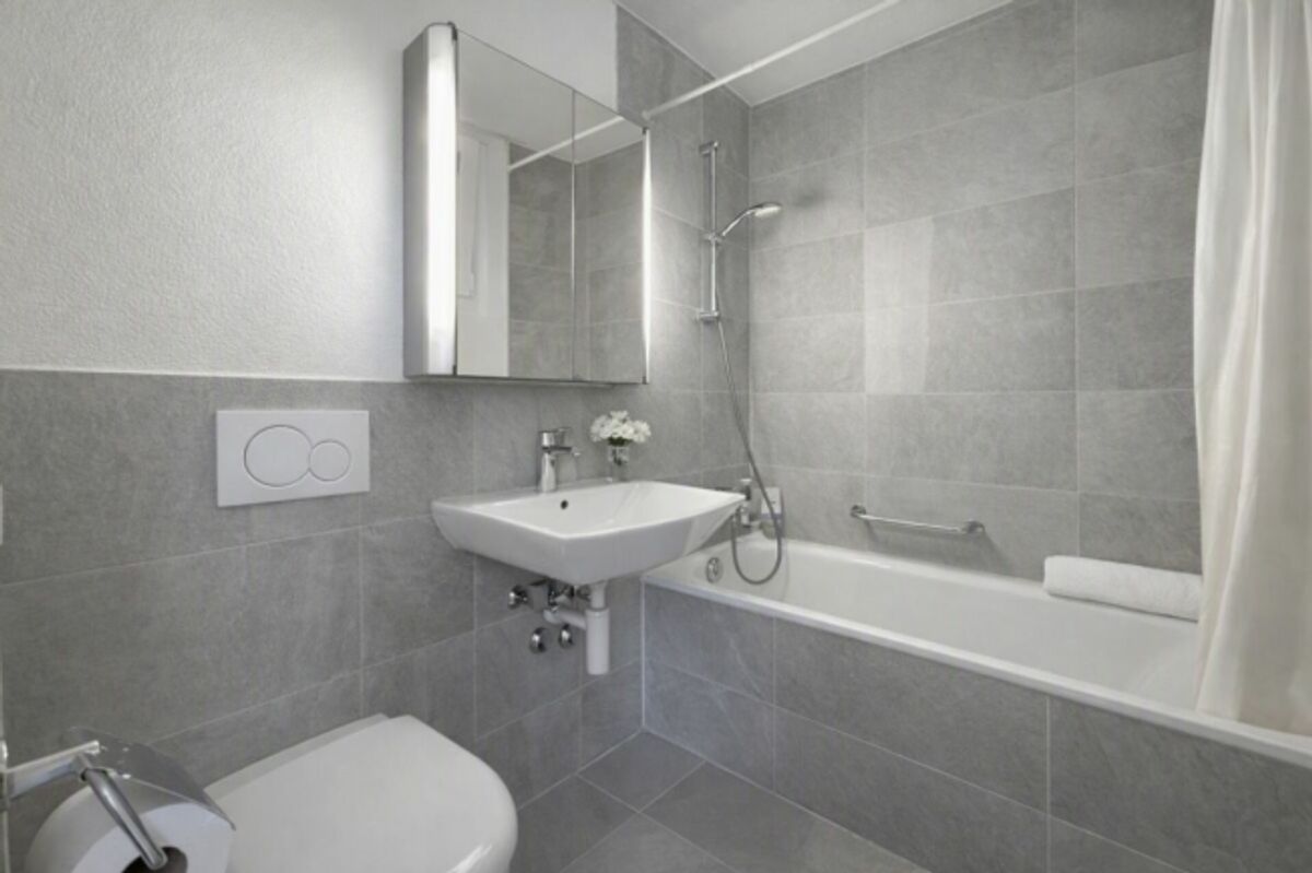 RENOVIERTE 2½-ZIMMER-WOHNUNG MIT WEITBLICK - 4