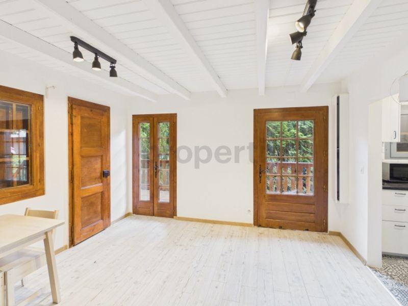 Charme authentique du bois, finitions modernes et terrasse en lisière de verdure - 5