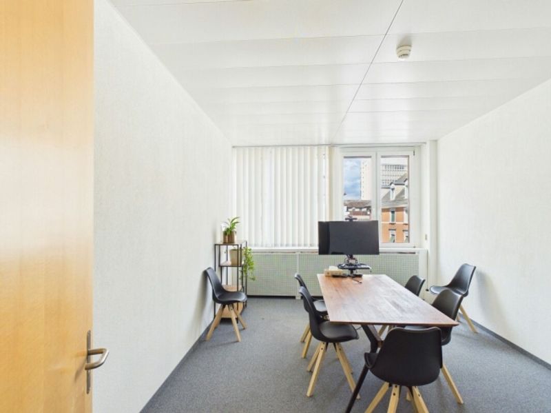 Schöne, geräumige Fläche zu vermieten 240 m² - 6