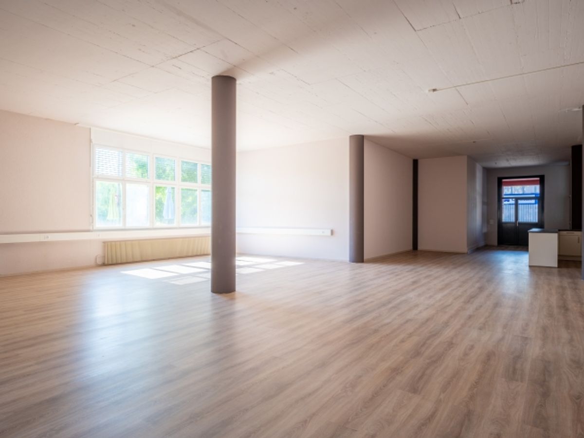 Viel Raum für Ihr Business! 172m² im Gewerbegebiet Täfern, Nähe Autobahnanschluss Baden-Dättwil - 5